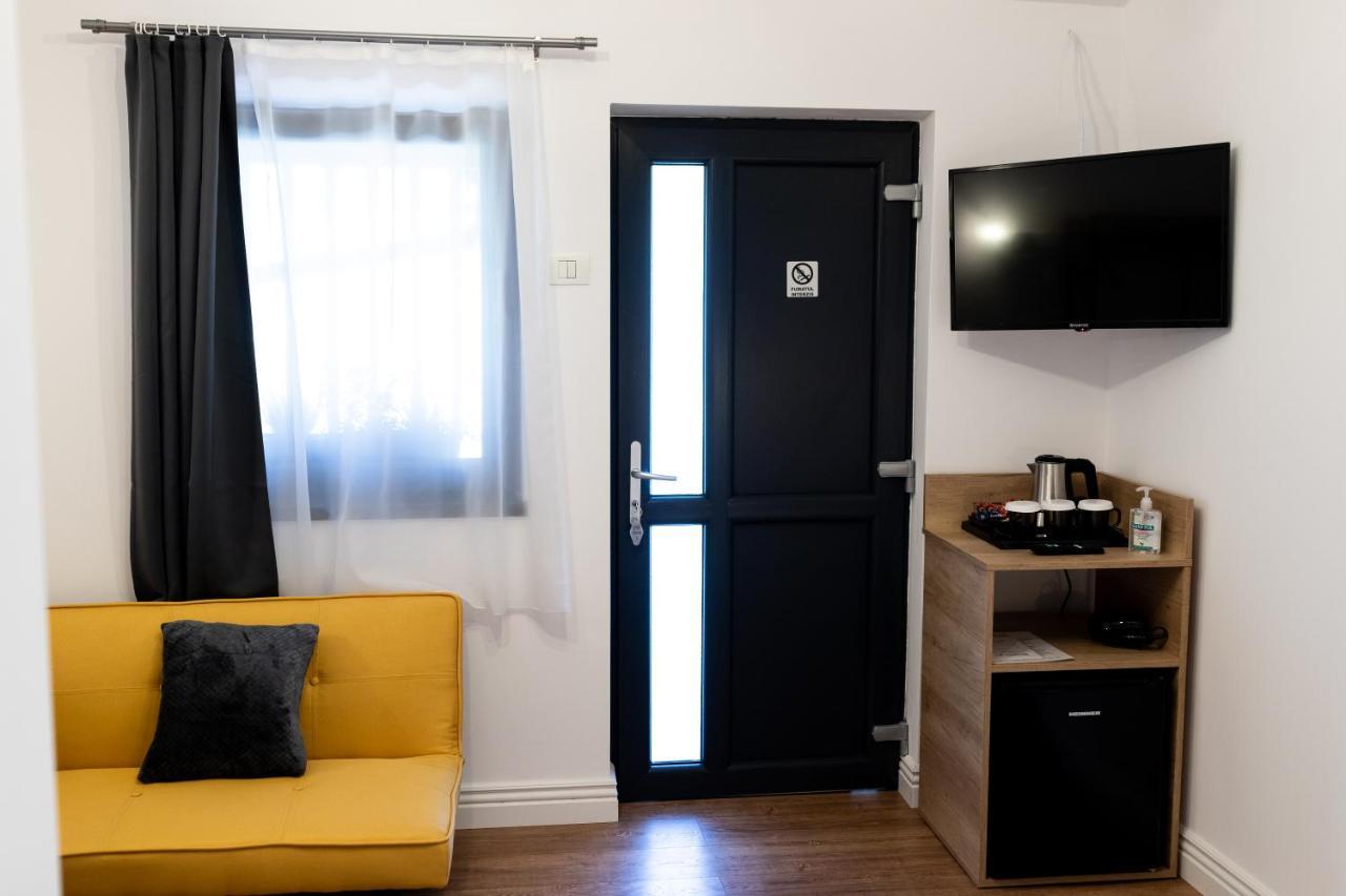 Corvin Guesthouse Hunedoara Exteriér fotografie