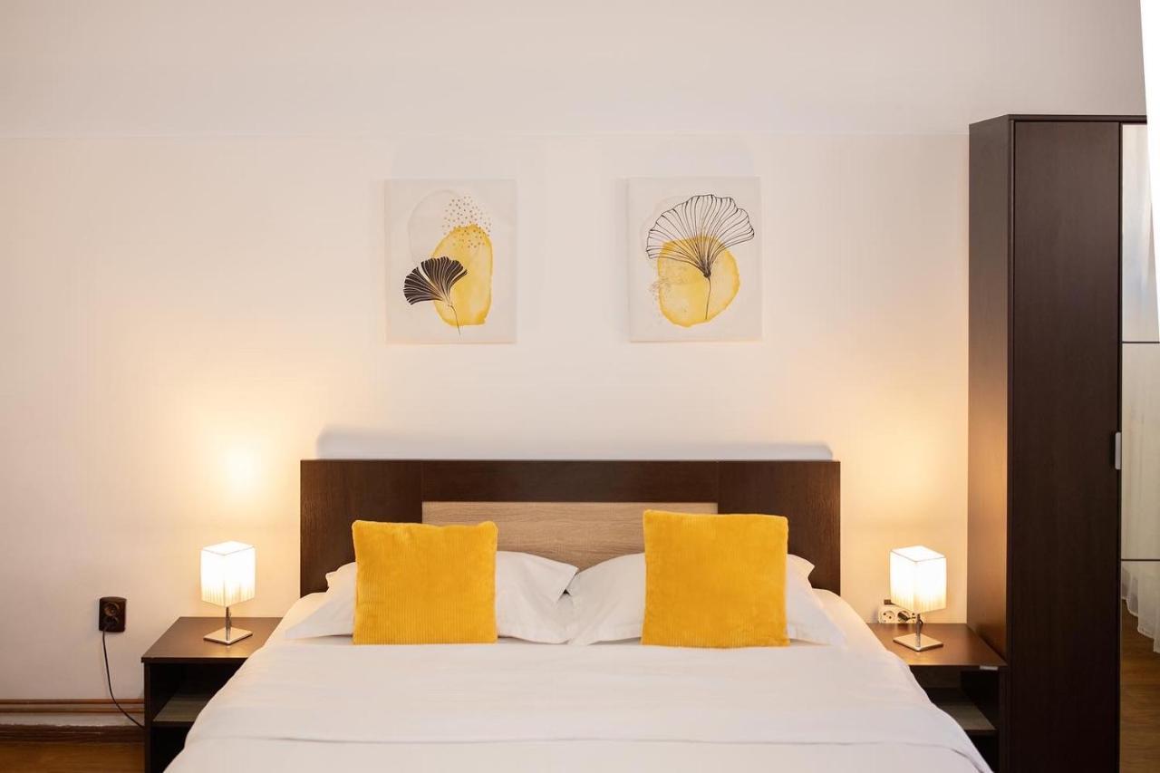 Corvin Guesthouse Hunedoara Exteriér fotografie